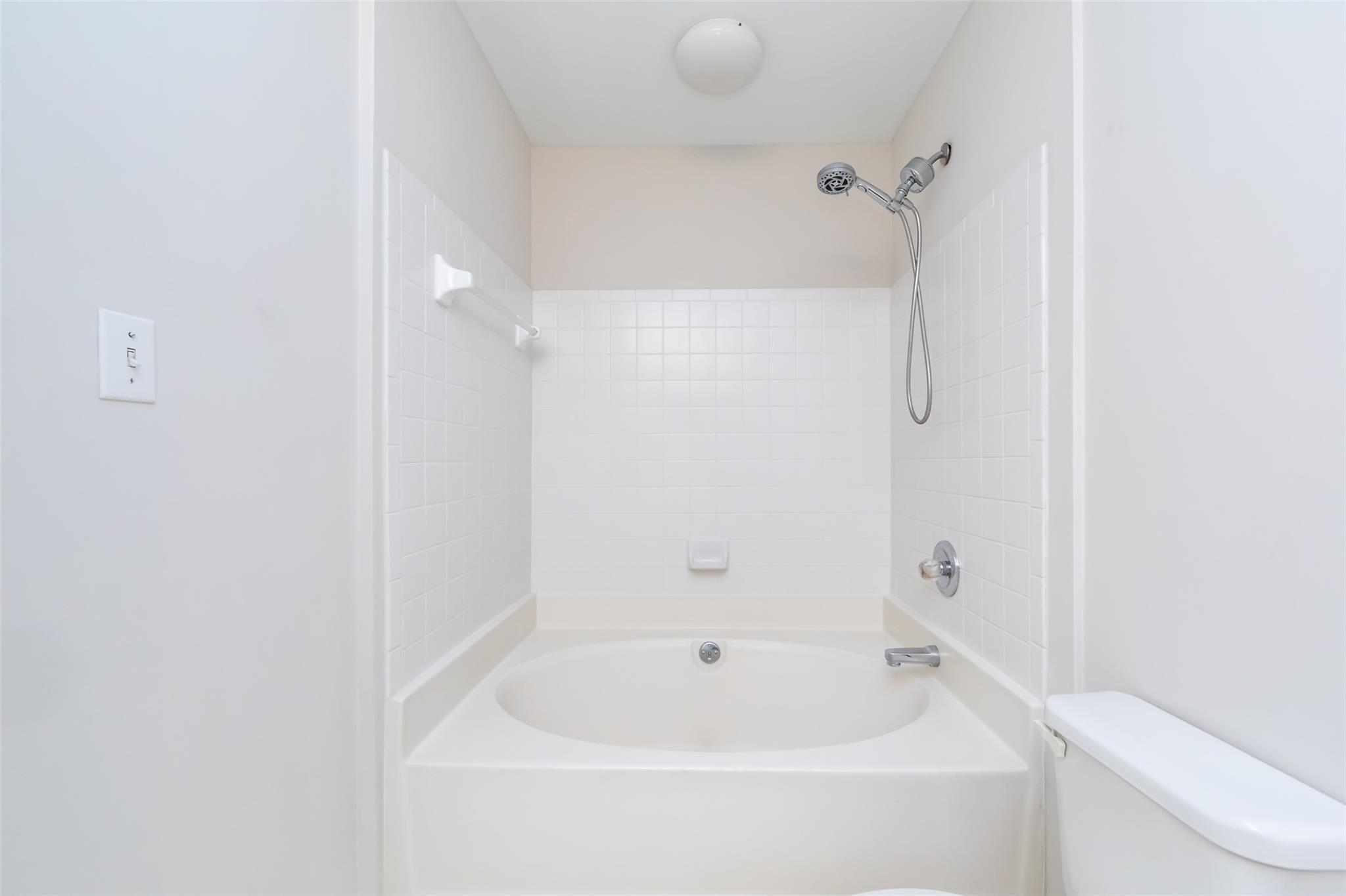 416 Queens Road, Unit 5 Charlotte, NC 28207 - Photo 34 of 46 Gallery Image 34