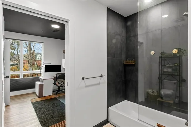 $4,500 | 3725 Butler Street, Unit 209, Pittsburgh, PA 15201