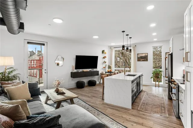 $4,500 | 3725 Butler Street, Unit 209, Pittsburgh, PA 15201