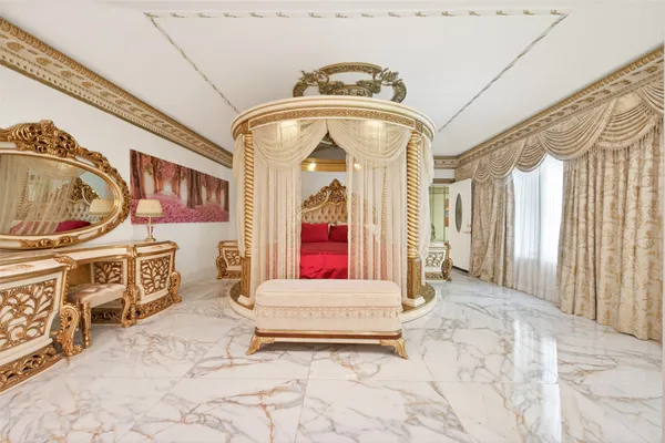 a view of front door with couch