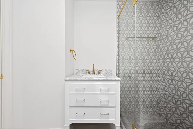 $22,000 | 24 Windermere Lane, Houston, TX 77063