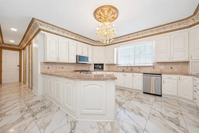 $22,000 | 24 Windermere Lane, Houston, TX 77063