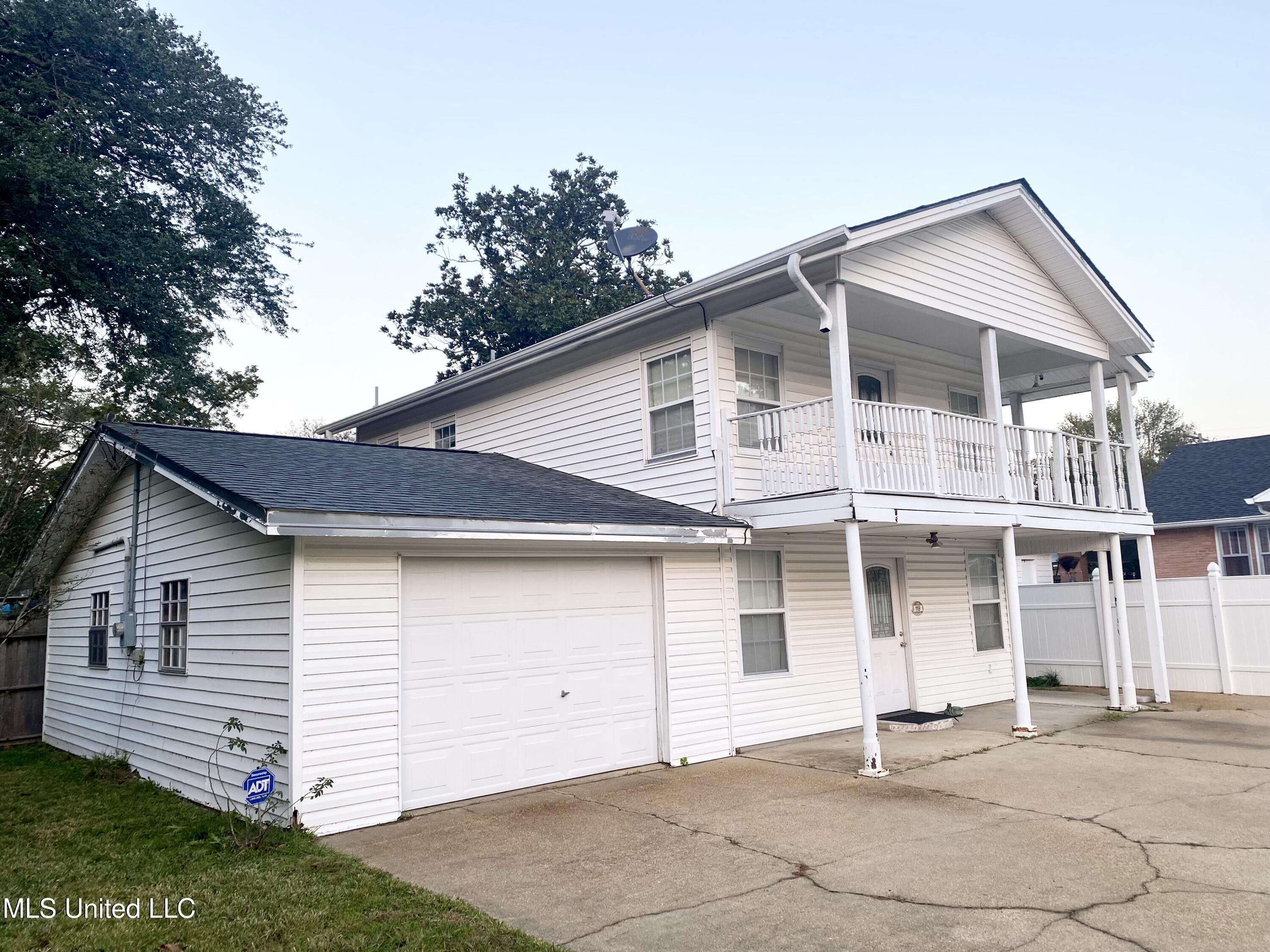 119 Dampeer Street Crystal Springs, MS 39059 - Photo 2 of 23 119 Dampeer Street Side View