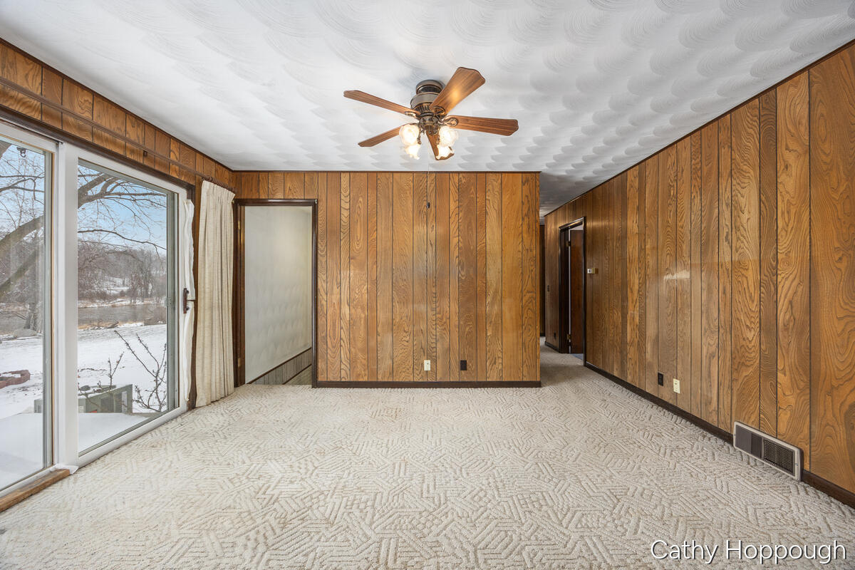 250 Meadowlane Portland, MI 48875 - Photo 14 of 36 250-Meadowlane_014
