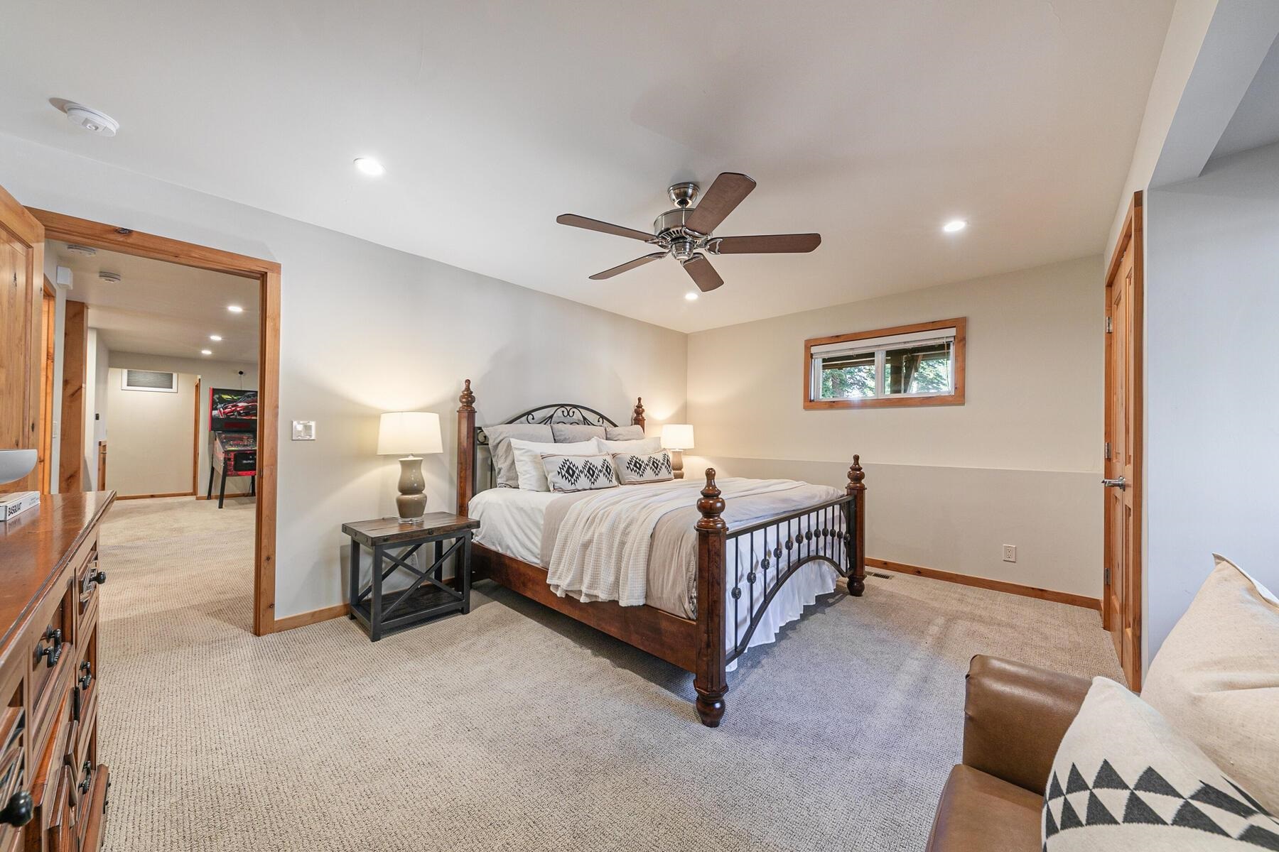 12686 Ski View Loop Truckee, CA 96161 - Photo 19 of 28 Gallery Image 19