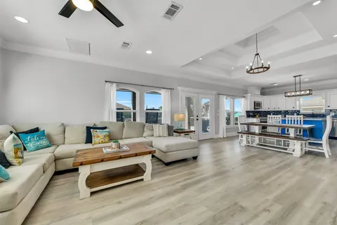 $499,500 | 870 Gulfview Drive, Crystal Beach, TX 77650