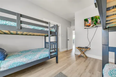 $499,500 | 870 Gulfview Drive, Crystal Beach, TX 77650