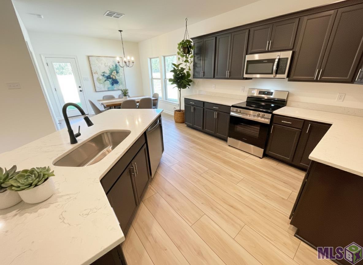 32647 Flower Tree Court Walker, LA 70785 - Photo 5 of 14 KITCHEN - VIRTUALLY STAGED