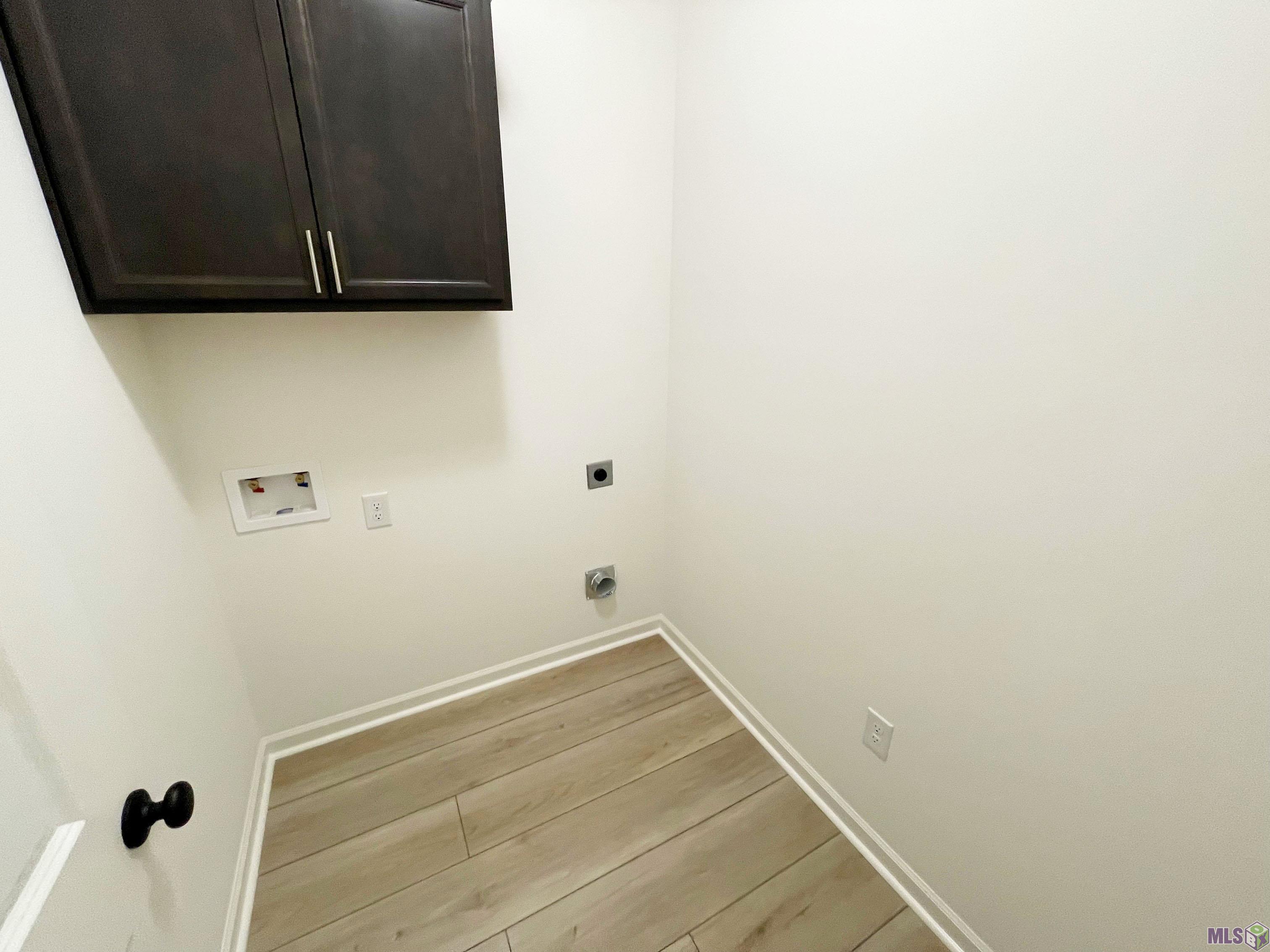 32647 Flower Tree Court Walker, LA 70785 - Photo 10 of 14 LAUNDRY