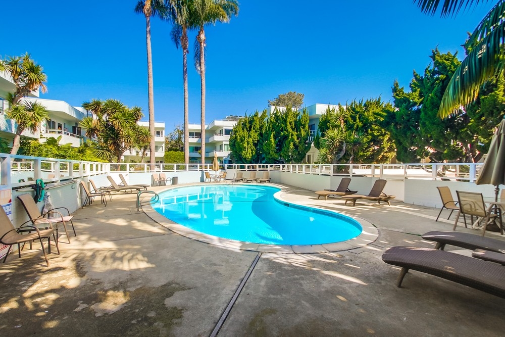 2352 Torrey Pines Road, Unit 4 La Jolla, CA 92037 - Photo 12 of 13 Gallery Image 12
