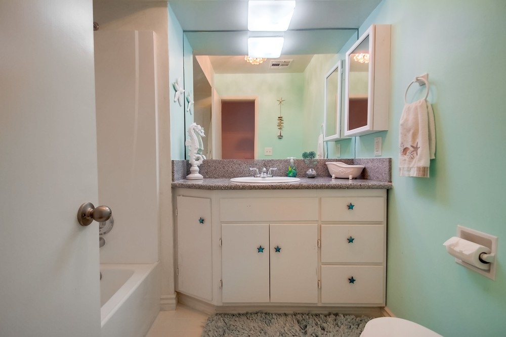 2352 Torrey Pines Road, Unit 4 La Jolla, CA 92037 - Photo 9 of 13 Gallery Image 9