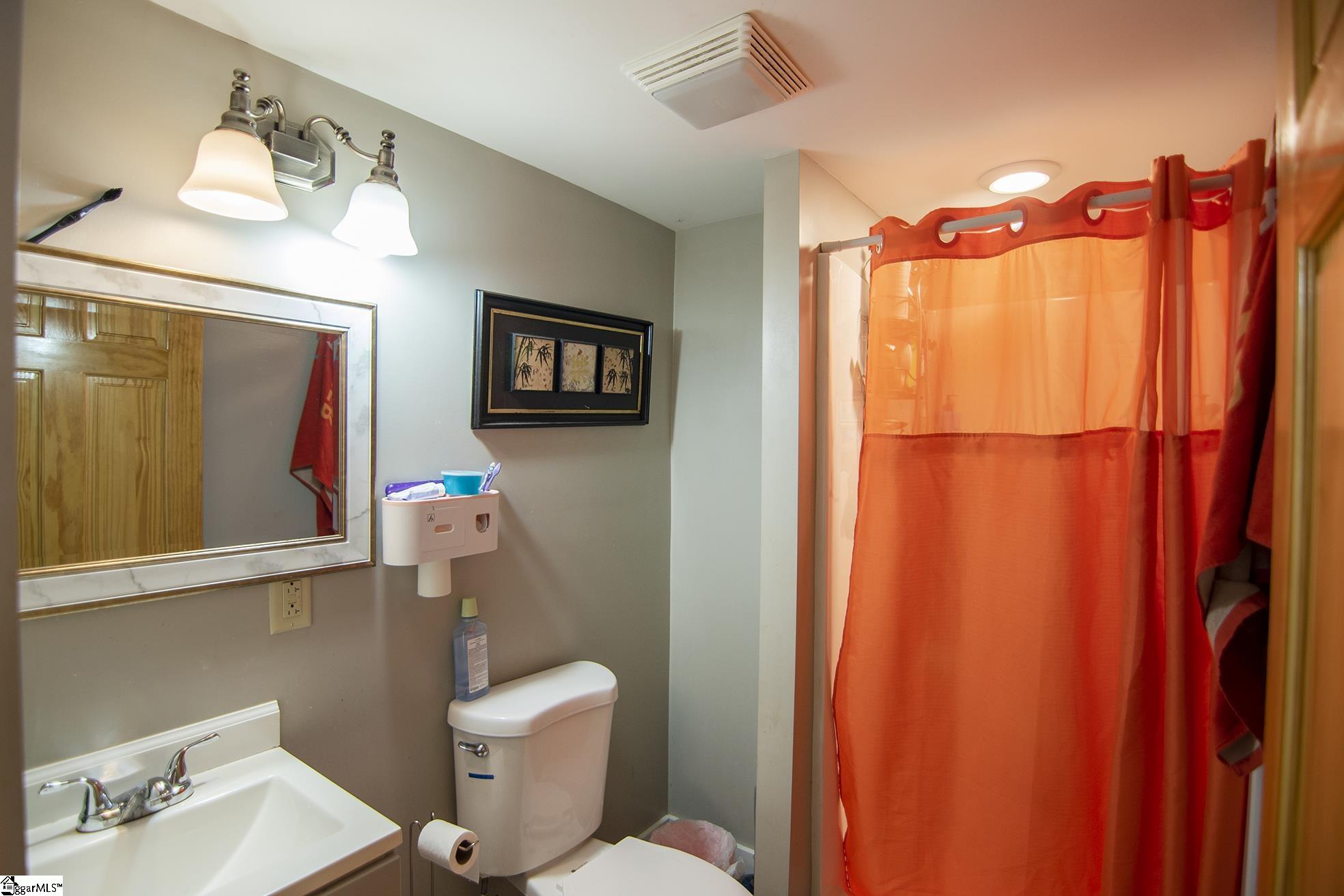 2537 Belhaven Road Anderson, SC 29621 - Photo 11 of 15 Full Bath