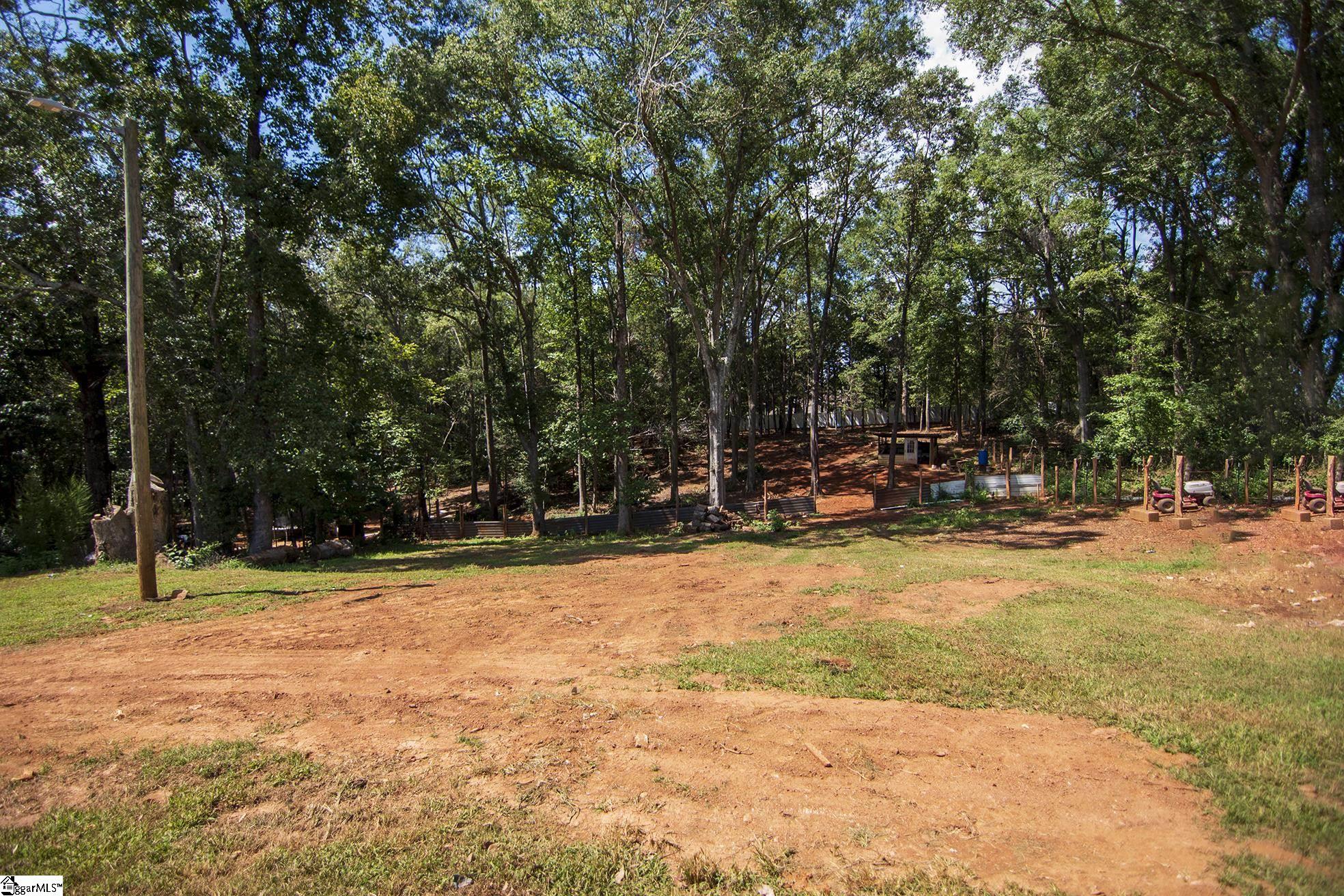 2537 Belhaven Road Anderson, SC 29621 - Photo 15 of 15 Large backyard