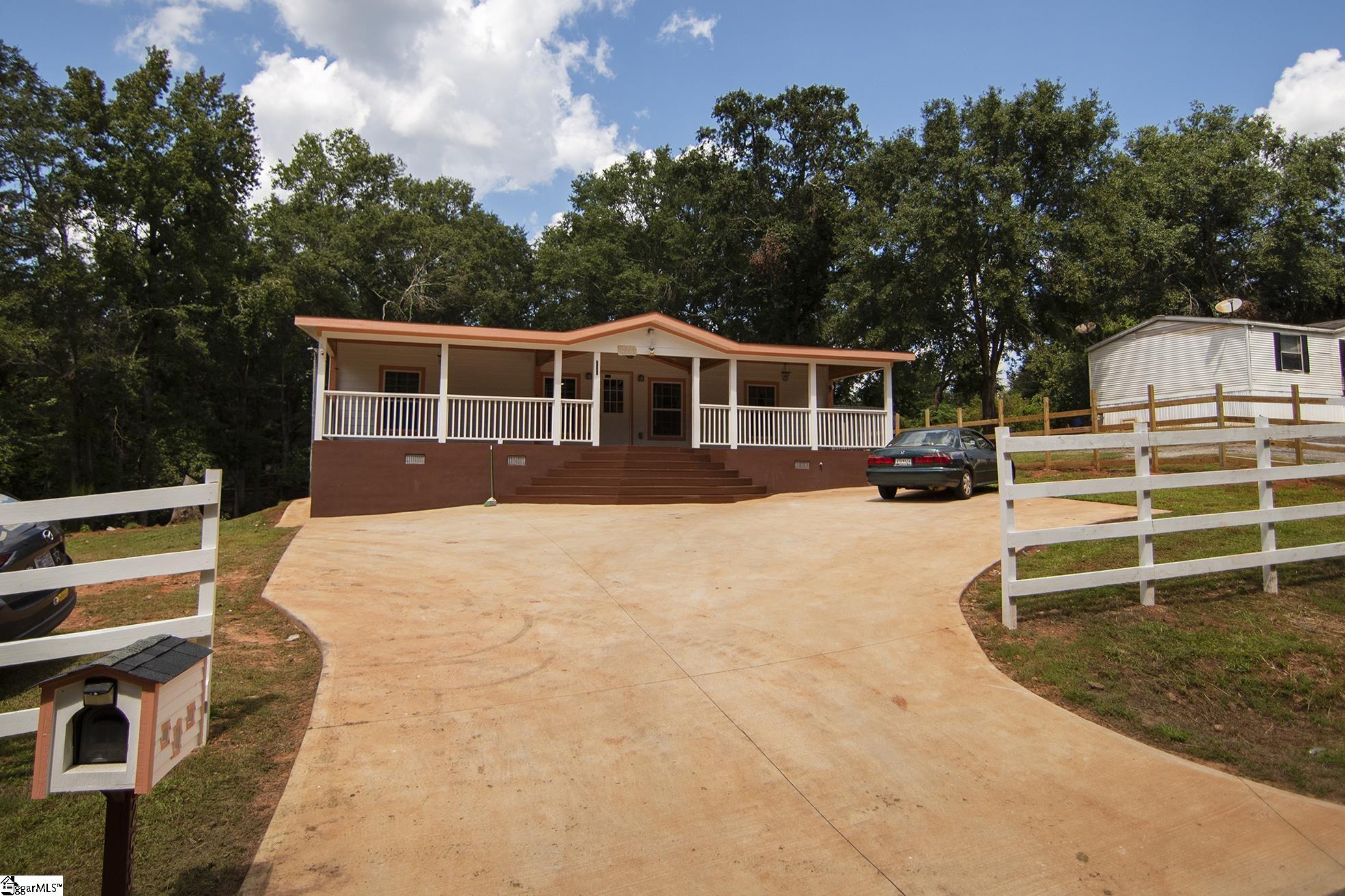 2537 Belhaven Road Anderson, SC 29621 - Photo 2 of 15 semi-circular driveway