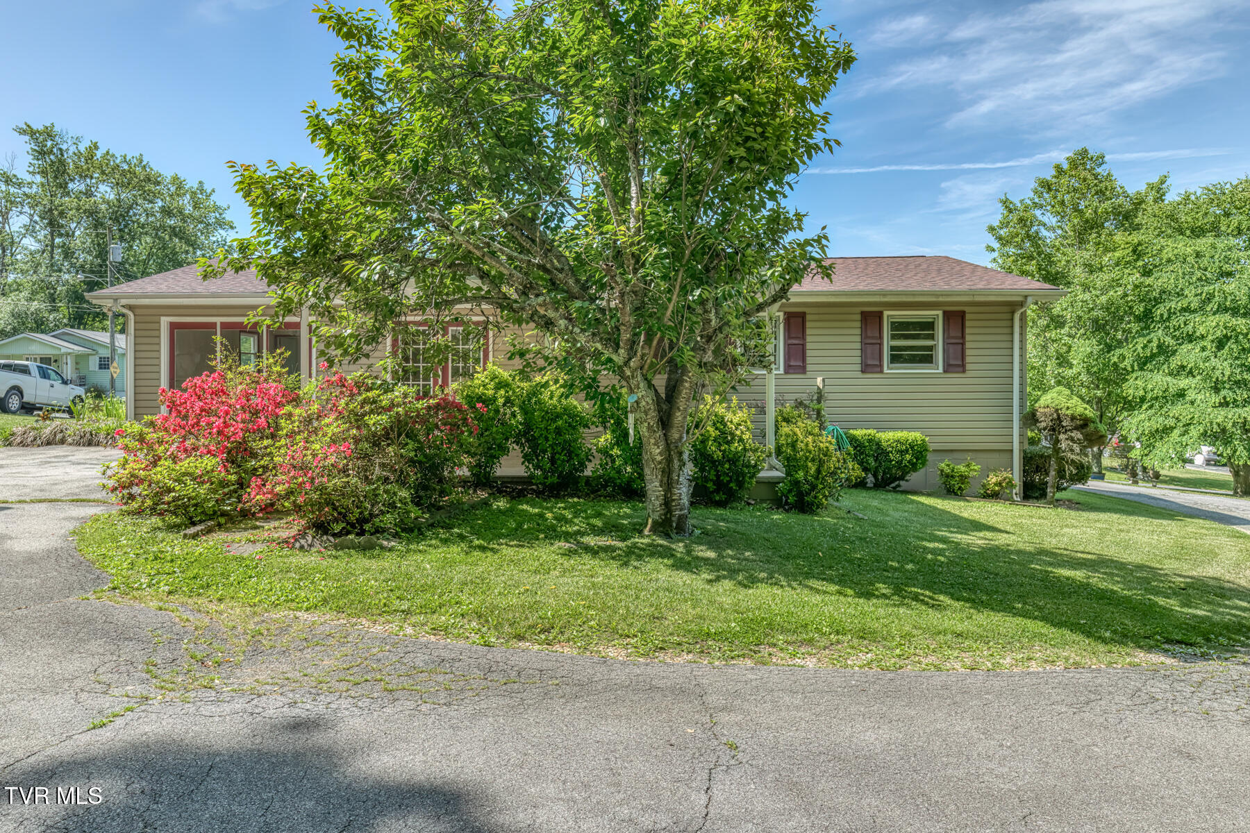 117 Reed Road Bristol, TN 37620 - Photo 9 of 41 117 Reed Rd-35