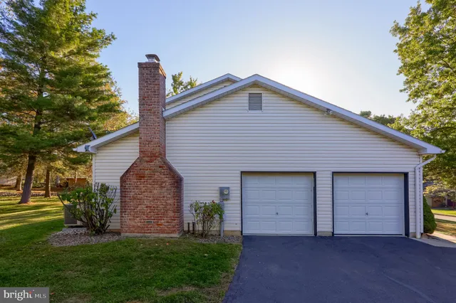 $430,000 | 1027 Ridgeview Drive, Orwigsburg, PA 17961
