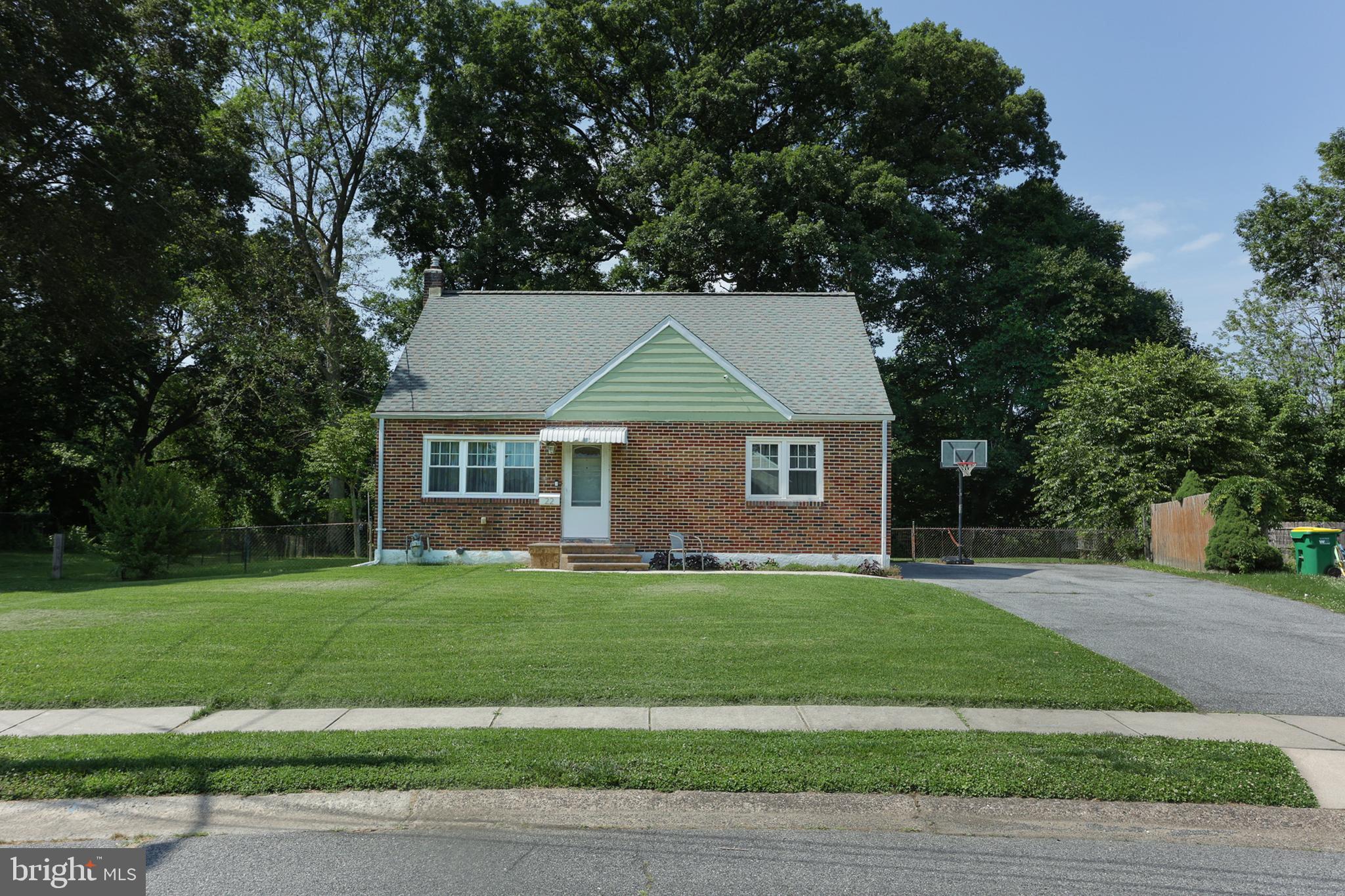 22 West Redmont Road Wilmington, DE 19804 - Photo 3 of 23 Gallery Image 3