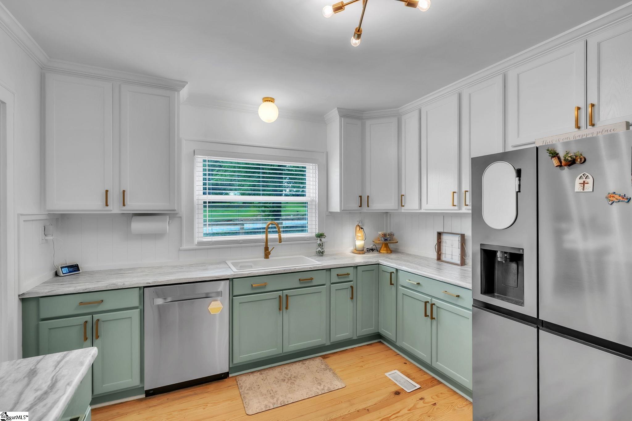 904 Highway 357 Greer, SC 29651 - Photo 14 of 38