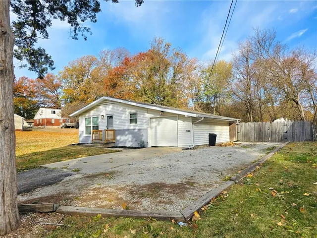 $260,000 | 5814 Parkview Avenue, Kansas City, KS 66104