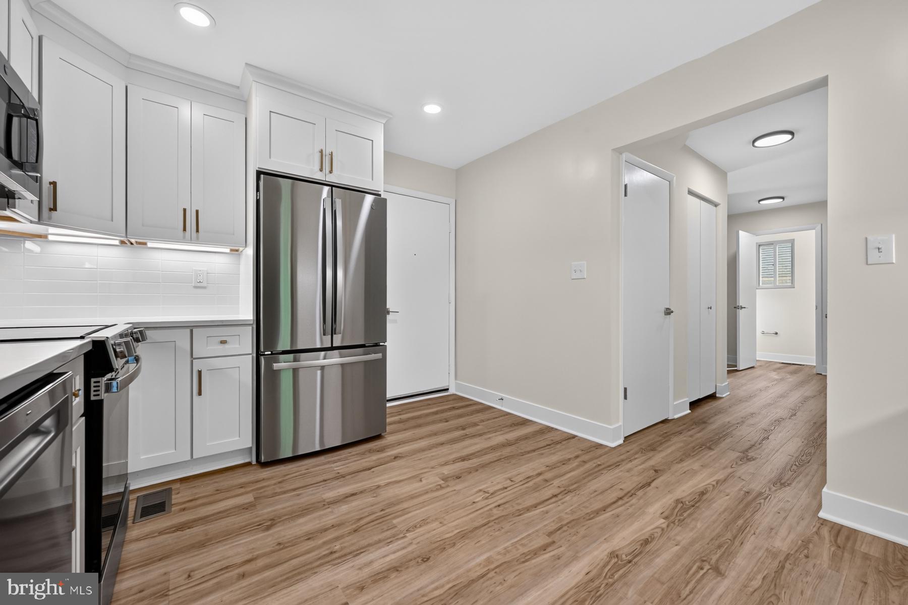 282 Riverside Drive Pasadena, MD 21122 - Photo 4 of 67 Gallery Image 4