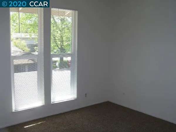 $1,950 | 5454 Roundtree Place, Unit D, Concord, CA 94521