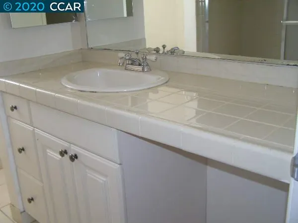 $1,950 | 5454 Roundtree Place, Unit D, Concord, CA 94521