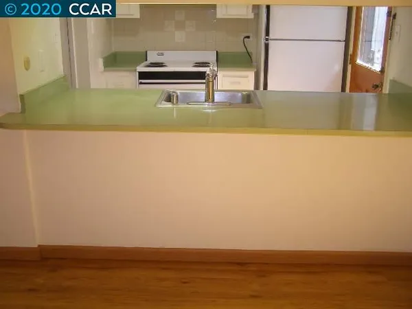 $1,950 | 5454 Roundtree Place, Unit D, Concord, CA 94521