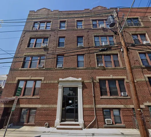 $1,800 | 7111 Palisade Avenue, Unit A5, North Bergen, NJ 07047