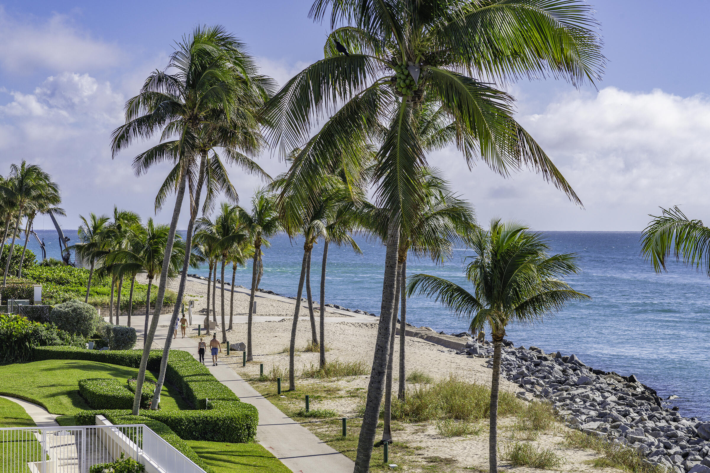 140 Inlet Way, Unit 312 Palm Beach Shores, FL 33404 - Photo 44 of 59 a view of outdoor space with palm trees
