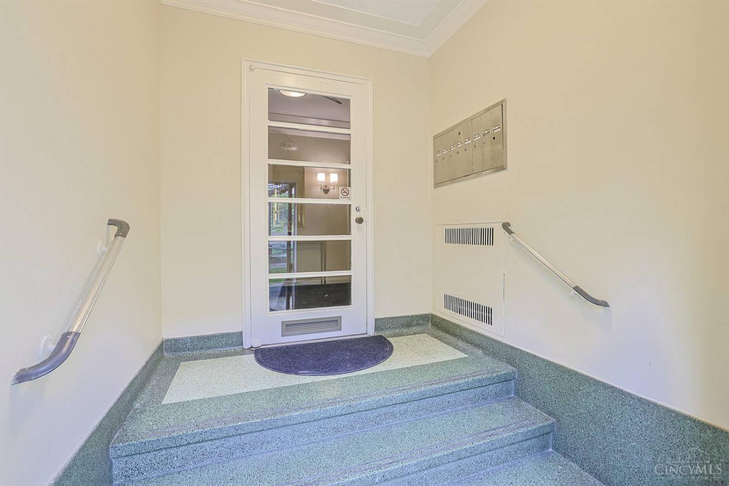 2378 Madison Road, Unit E1C Cincinnati, OH 45208 - Photo 3 of 37