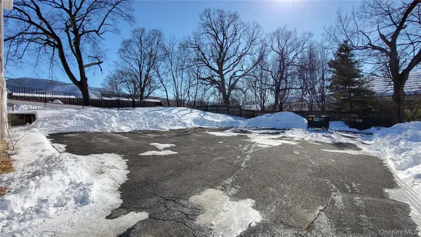 $1,950 | 139 Rombout Avenue, Unit 1, Beacon, NY 12508