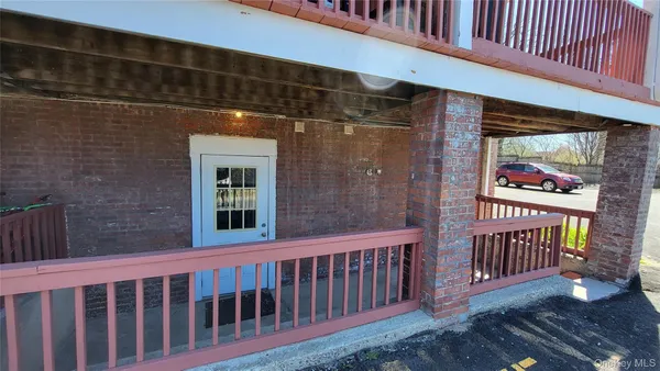 $1,950 | 139 Rombout Avenue, Unit 1, Beacon, NY 12508