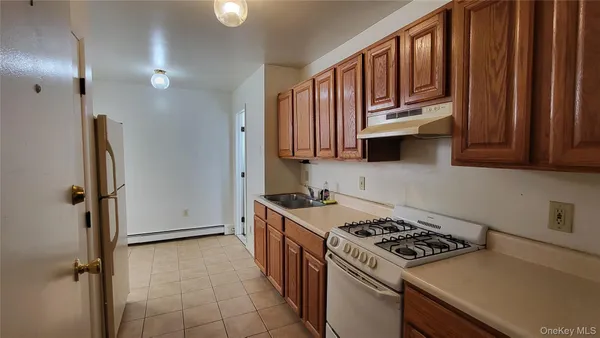 $1,950 | 139 Rombout Avenue, Unit 1, Beacon, NY 12508