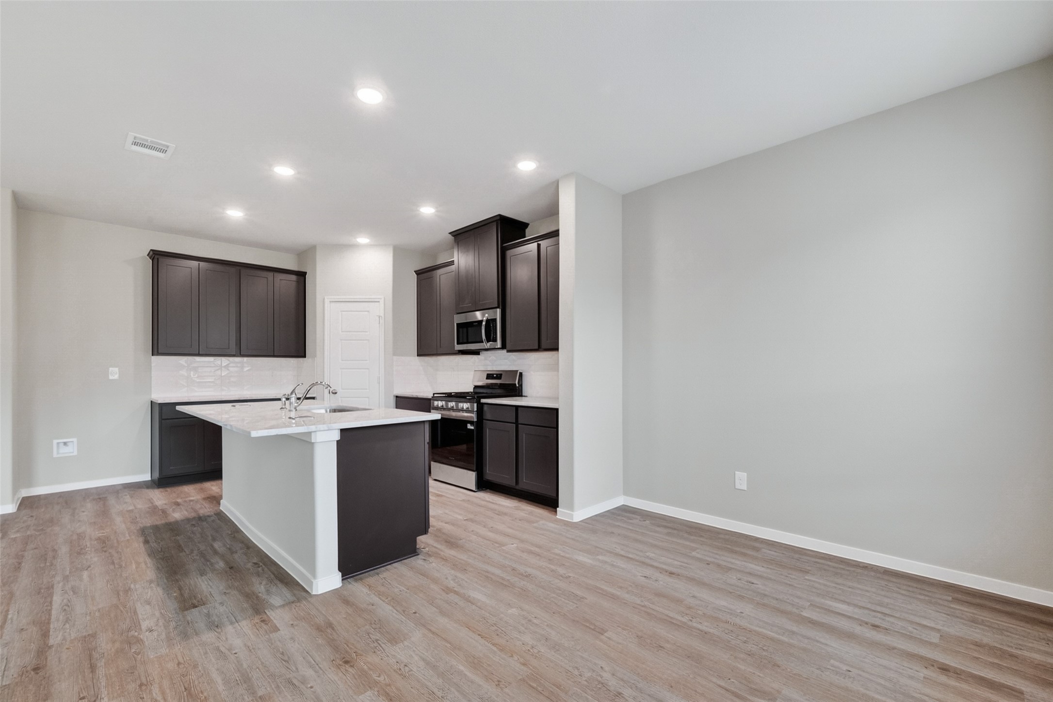 2110 Spring Hollow Drive Baytown, TX 77521 - Photo 13 of 45