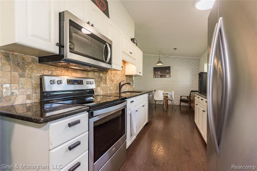 55 Stark Road Rochester Hills, MI 48307 - Photo 22 of 37