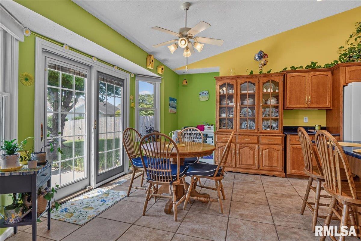 3904 Huxley Drive Springfield, IL 62711 - Photo 15 of 49