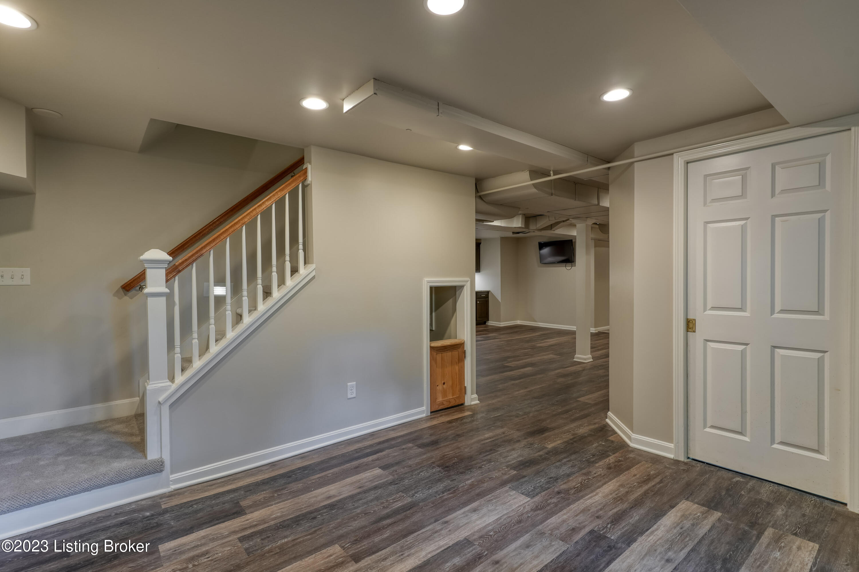 806 Glenbrook Road Anchorage, KY 40223 - Photo 29 of 39 042 - 20230524-06674