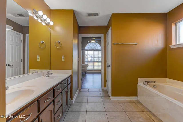 $319,900 | 7308 Wendy Way, Walls, MS 38680