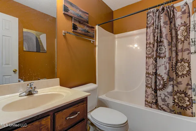 $319,900 | 7308 Wendy Way, Walls, MS 38680