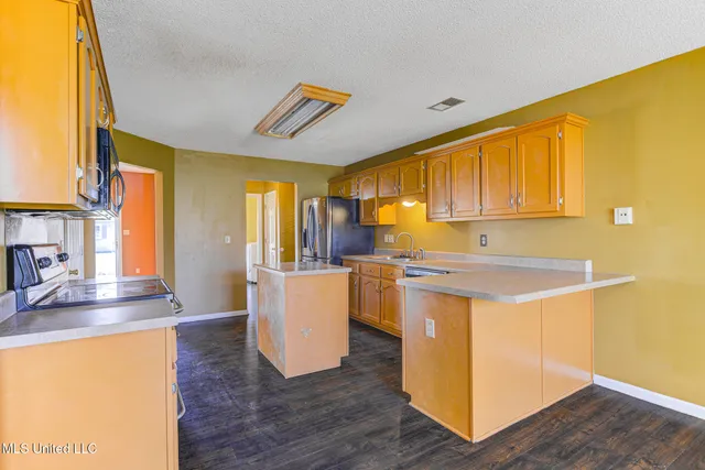 $319,900 | 7308 Wendy Way, Walls, MS 38680