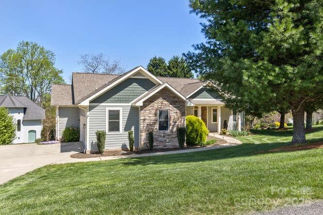 16 Devonshire Drive Mills River, NC 28759 - Photo 3 of 47