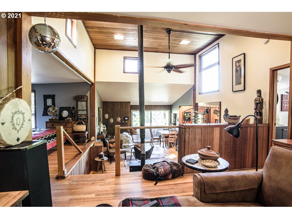 2845 Spring Boulevard Eugene, OR 97403 - Photo 11 of 31