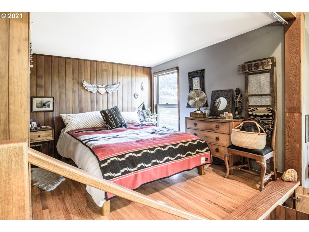 2845 Spring Boulevard Eugene, OR 97403 - Photo 14 of 31