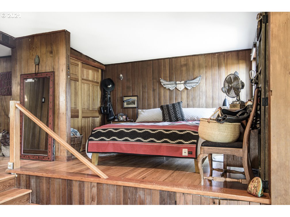 2845 Spring Boulevard Eugene, OR 97403 - Photo 15 of 31