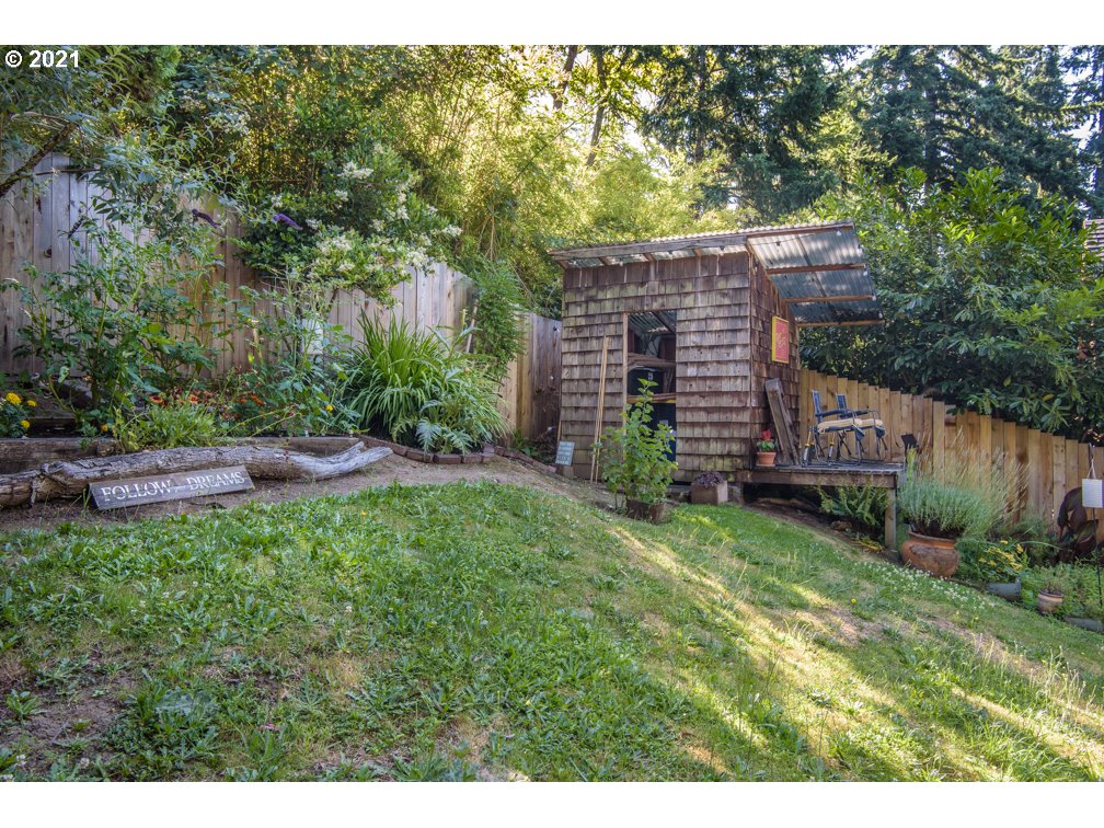 2845 Spring Boulevard Eugene, OR 97403 - Photo 19 of 31