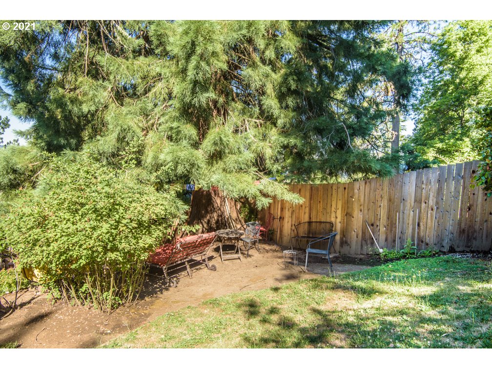 2845 Spring Boulevard Eugene, OR 97403 - Photo 26 of 31