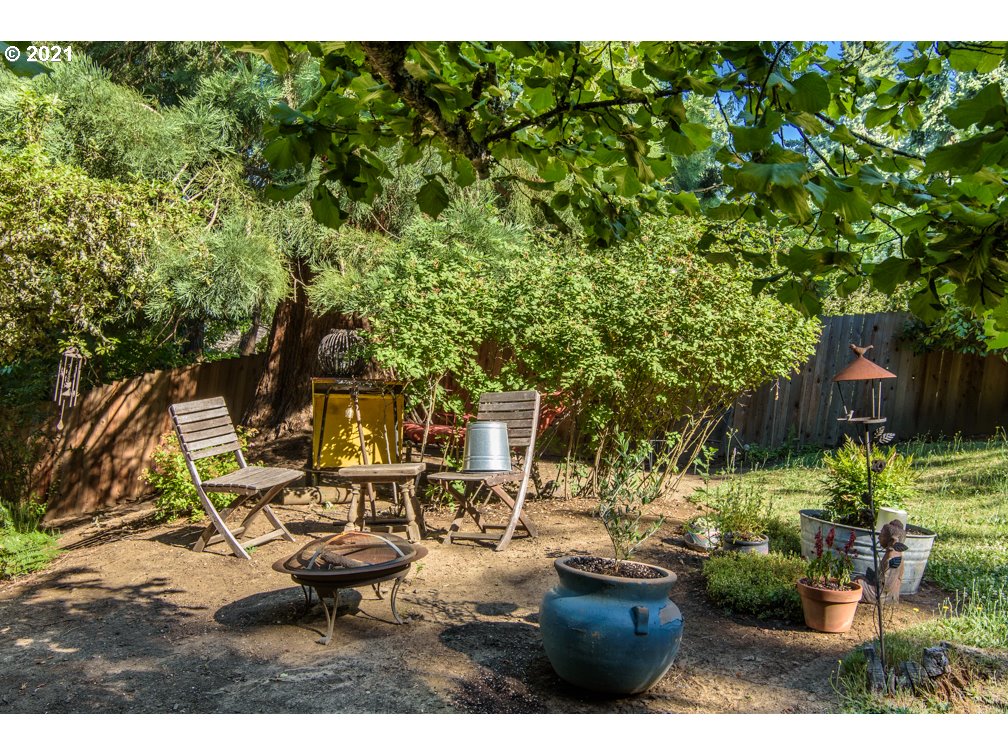 2845 Spring Boulevard Eugene, OR 97403 - Photo 27 of 31