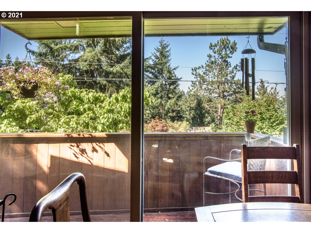 2845 Spring Boulevard Eugene, OR 97403 - Photo 6 of 31