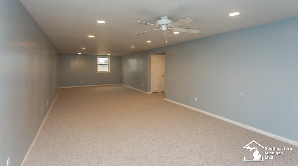 2910 East Valley Road Adrian, MI 49221 - Photo 28 of 37 50029774-27.JPG