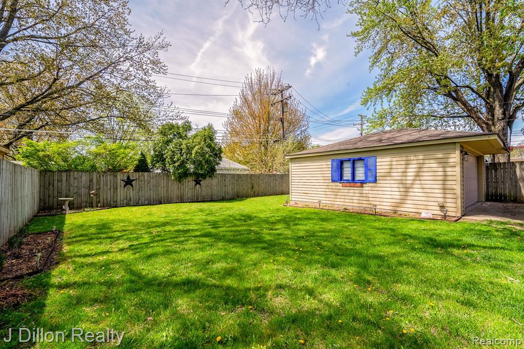 9371 Merriman Road Livonia, MI 48150 - Photo 5 of 43 Gallery Image 5